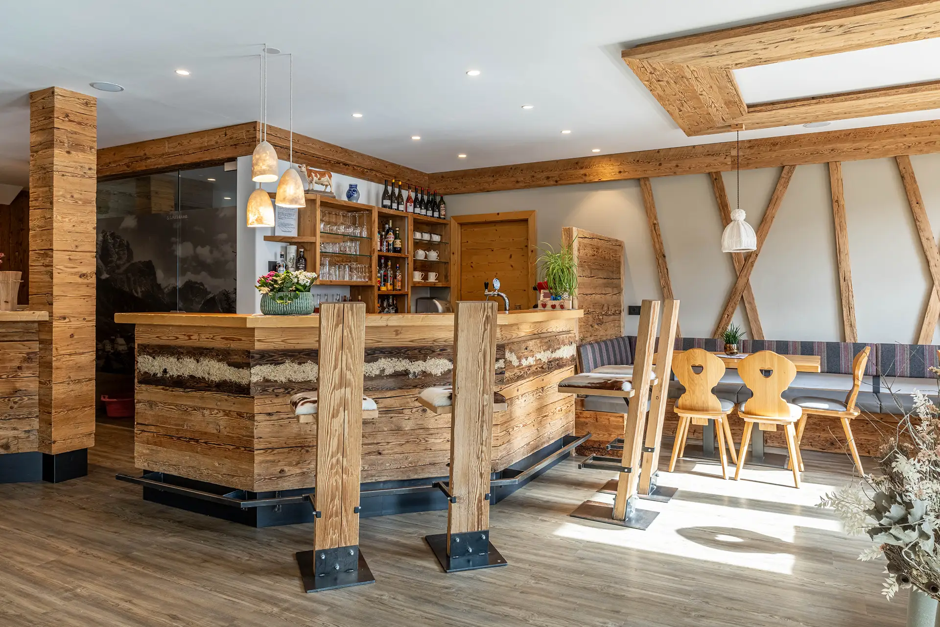 Farmhouse Plang bar